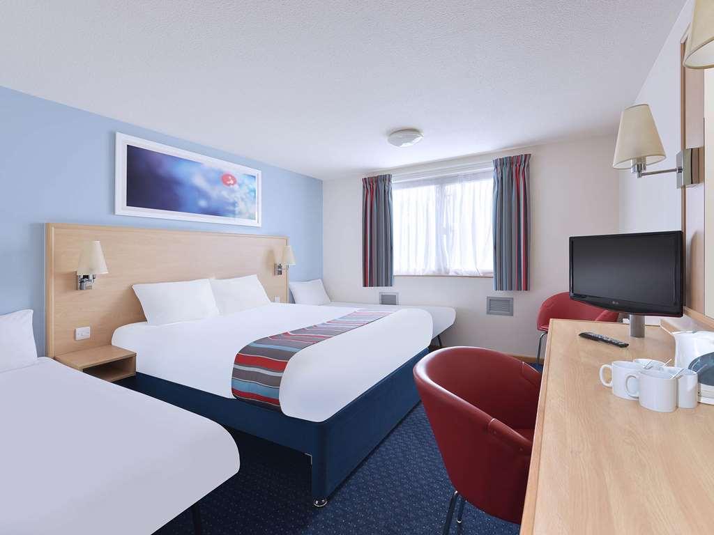 Travelodge Birmingham Sutton Coldfield Oda fotoğraf