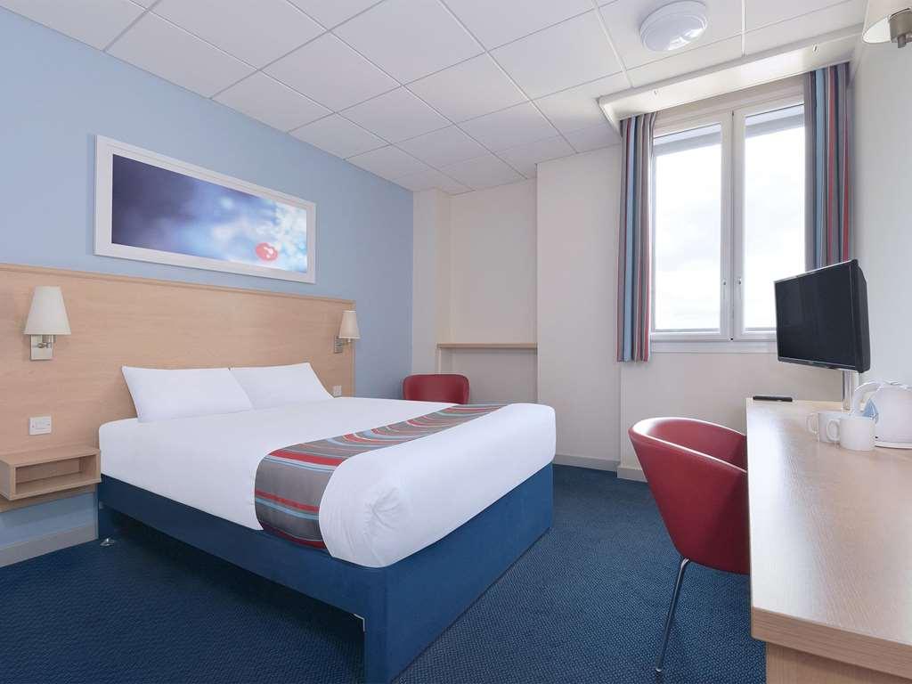 Travelodge Birmingham Sutton Coldfield Oda fotoğraf