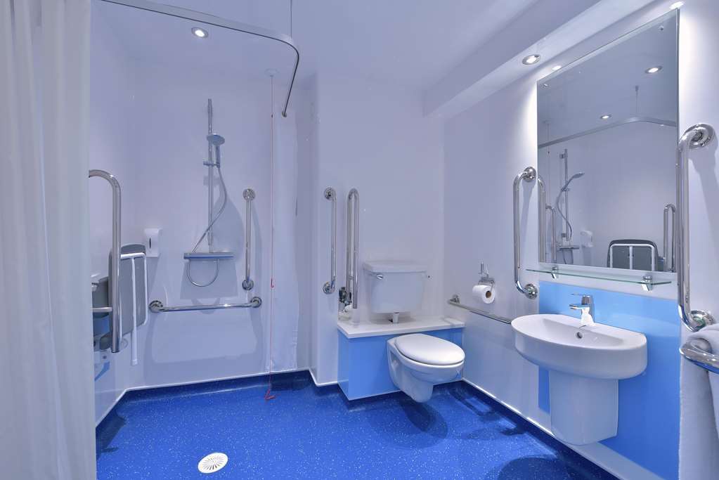 Travelodge Birmingham Sutton Coldfield Oda fotoğraf