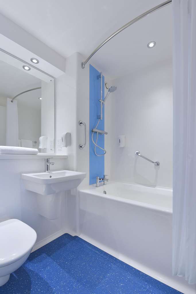 Travelodge Birmingham Sutton Coldfield Oda fotoğraf